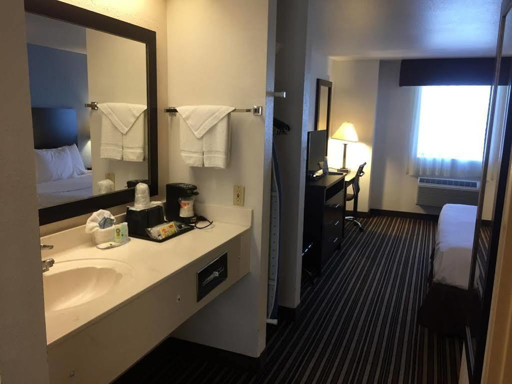 Quality & Hotel 2*
